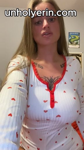 Watch this Scottish goth teen every inch of her fingers teasing moans from deep inside