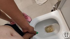 com pee lation risky outdoor public pee ana spears alfxnow