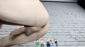 The giant and his little servants
