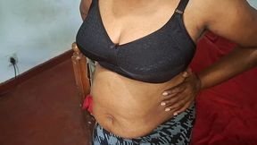 Hot Indian stepmom gives a turned on sucking after shower