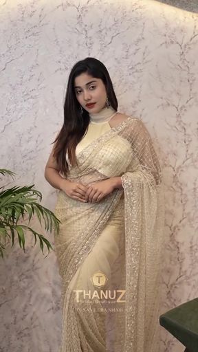 Cute GF saree gives a blowjob