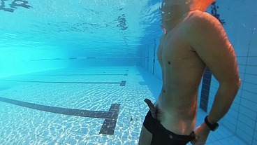 Cumshot in Swimming Pool