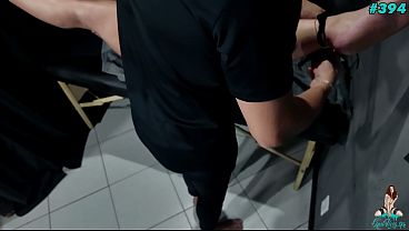 Ela nunca esperava um squirt t&atilde_o intenso na sua primeira massagem