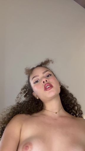 Young amateur solo face-sitting on OnlyFans