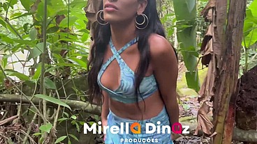 MIRELLA DINIZ ESTAVA PERDIDA NA CACHOEIRA MAS ELA ACABOU ENCONTRANDO O CAMERA TARADO