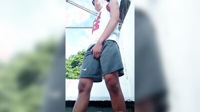 Bagets nagjakol sa likod ng basketball court - Asian boy outdoor masturbation