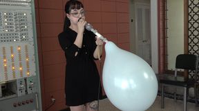 Ditria Blows Single and Double-Stuffed Unique 14's (MP4 - 720p)