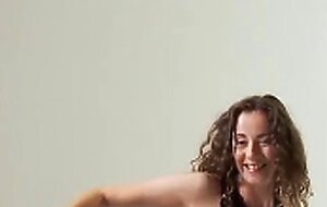 Flexible curly haired beauty Ursula Fe