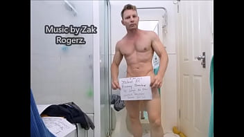 sexy aussie bodybuilder gets naked and send a message zakrogerz