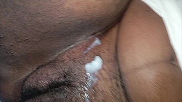 Ce qui s’est passé après minuit est incroyable...Black sexy au gros seins, gros lèvre pour bien suce