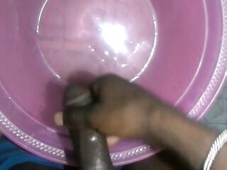 FREAKY N WICKED GUY PISSING ????????????????????????