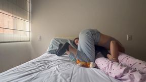 mi mejor amiga me invita a un pijamada caliente