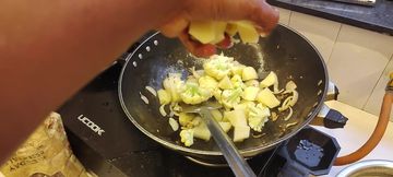 Kitchen helper ke sath sex karne ke baad me shlip