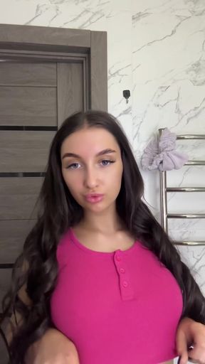 Hotty amateur teen flaunts big tits and ass on onlyfans