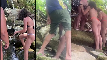 Entramos numa trilha pra fazer uma suruba na praia