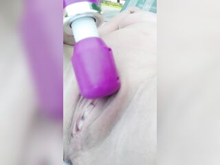 MILF and Big Clitoris masturbate