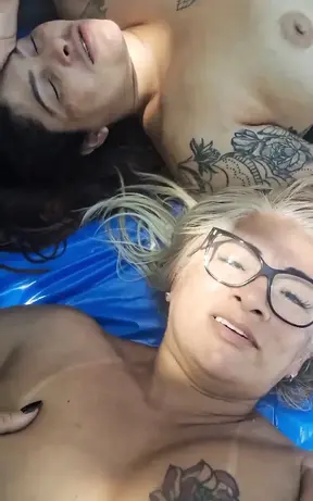 Publieke natuurlijke schoonheid met een sensuele twist