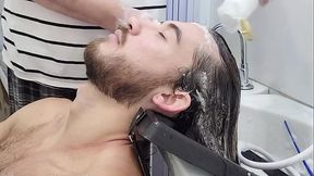 Lucas Frankreich being shampooed - shampoo fetish scene