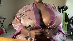 BBW Stripteasing and Moaning Fetish