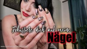 Fokussiere dich auf meine Nägel 04