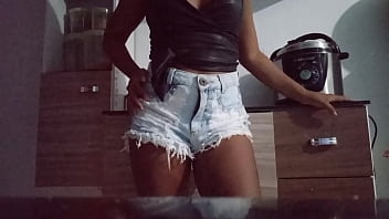 Ela me seduz s&oacute_ pra me montar e pegar todo o leite