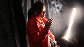 4K MARTINA smokes a lot of smoke