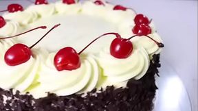 How to bake an eggless cake