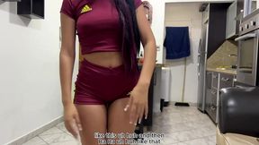 mi padrastro me engana para que mueva el culo para el y frotar su polla con mis nalgas - ayudando a mi hermosa hijastra con su coreograf