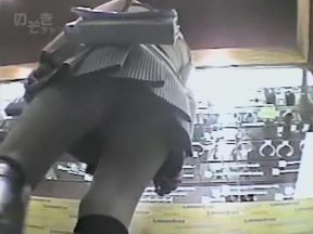 Japan flashing her erotic upskirt on my camera dvd APEX-015