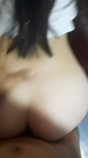 Ek vind my stiefsuster besig met Videos For Onlyfans en ek naai haar oral in haar gat 🥵😈