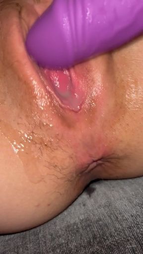 Rampant Rabbit Creamie & Squirting 23 Yo Skinny Girlfriend