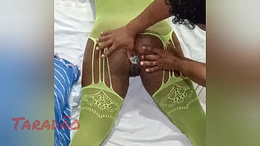 Preta do rabo guloso tomando porra pelo cu ( carnaval 2025 )