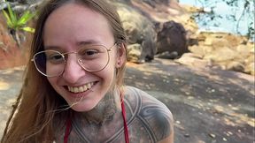 White Girl Gets Caught and Gives a Sexy Blows on the Beach