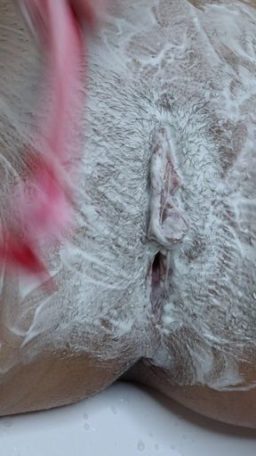Extreme Close-up of Hairy Pussy Shaving!