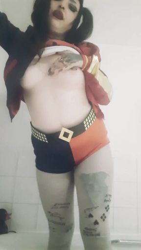 Peeing in Harley Quinn Cosplay!