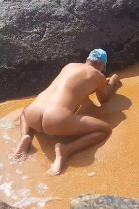 Ladysilva Showing off Her Hot Ass on the Beach, I Love to Be Naked in Public