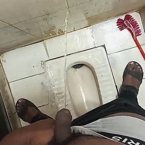 Desi Pissing Video