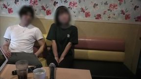 「久々にえっちしたい…」ってマッチングアプリで会話してた女子◯生とカラオケで遊んでたらお互い股間がムズムズしてきて、、