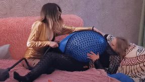 Q771 Mariette and Cosette pumps balloons to pop under each other's clothes - 1080p