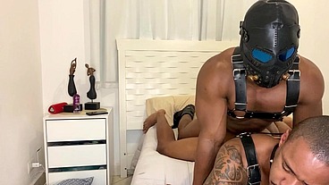 Sexo delicioso entre Lucas Scudellari e MrBlack