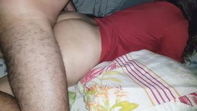 fodendo a bucetinha da namorada a noite na barraca