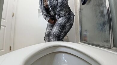 Ebony Pipi GiGi Pajama Pee Hold Leaks Gushing Desperation