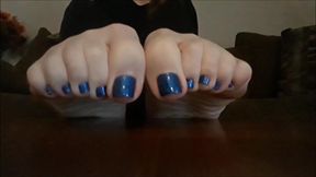 Shiny blue toe points and cute toe wiggles!