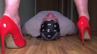 milf squirts in her son's friend's mouth