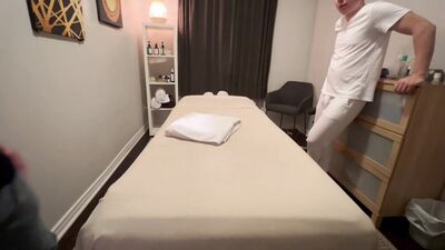 Horny dad gets boner during massage and seduced by masseur