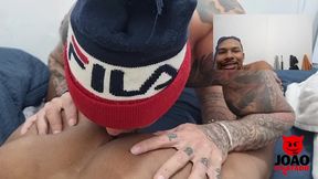 suruba na favela com duas safadas uma pretinha e uma gordinha - joaoosafado - jhonny gab