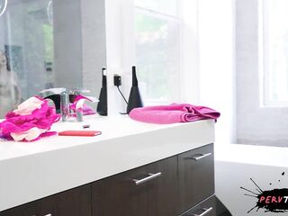 Perving On My Sexy Stepsister