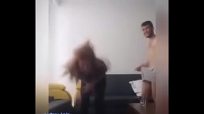 دخل عليها و هي الرقص فيفي