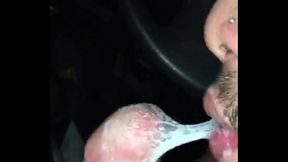 MAMANDO VERGA EN EL AUTO