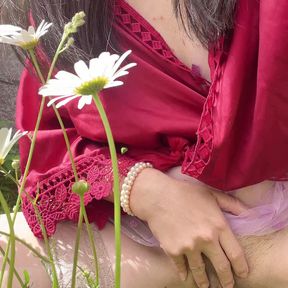 Piss for Gardend on the Grass Beautifull